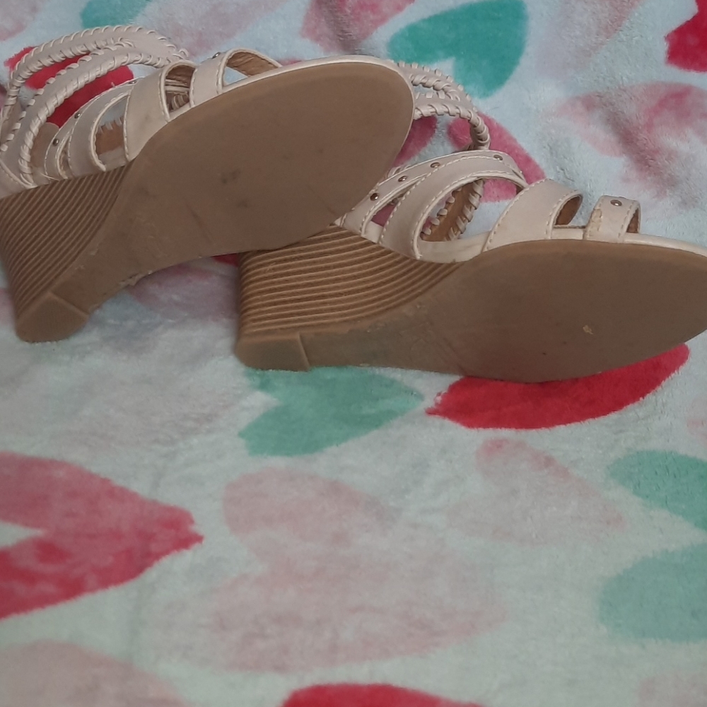 Platforms - Picture 3 of 6